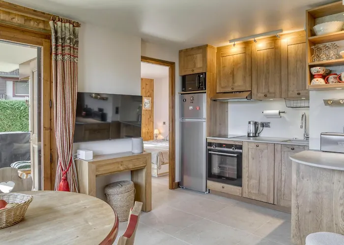 Cosy Avec Terrasse A Megeve, Ideal Pour 2 A 3 Personnes - Fr-1-453-317 * Megève